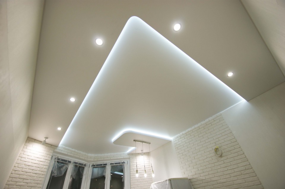 Заказать парящие натяжные потолки в г. Новоуральск